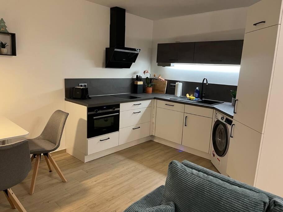 Neu Sanierte Wohnung Fuer 2-4 P اسشوغه المظهر الخارجي الصورة