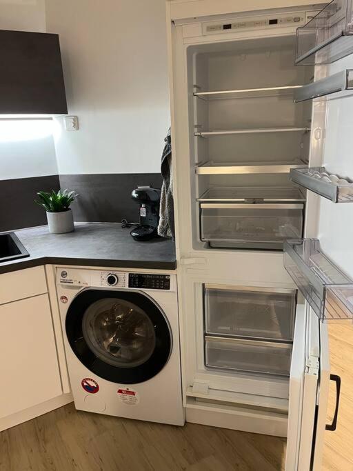 Neu Sanierte Wohnung Fuer 2-4 P اسشوغه المظهر الخارجي الصورة