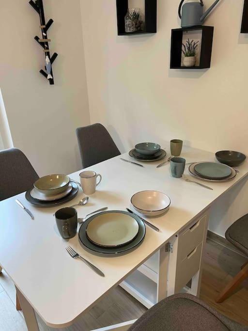 Neu Sanierte Wohnung Fuer 2-4 P اسشوغه المظهر الخارجي الصورة